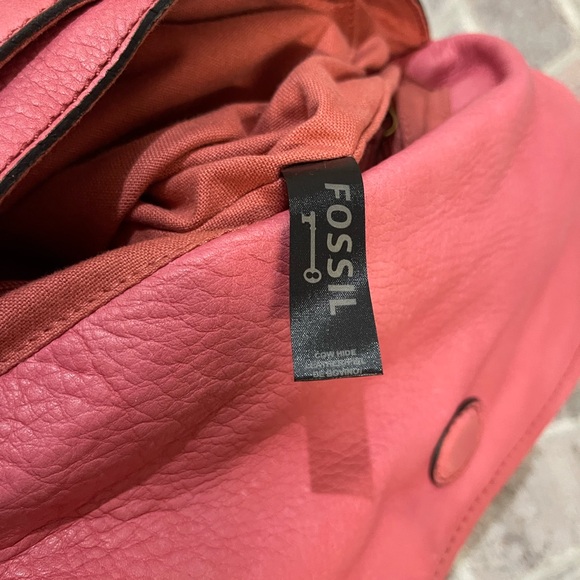 Fossil Pink Hobo Bag with Curved Top Design - Picture 16 of 16